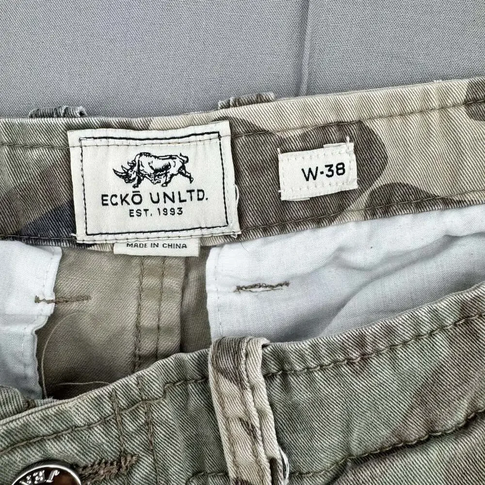 Vintage Y2K Ecko Unltd Camo Cargo Shorts Size W38 Green Military Utility